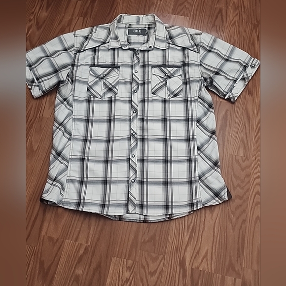 BKE snaps‎ up short sleeve shirt xl - Picture 1 of 7